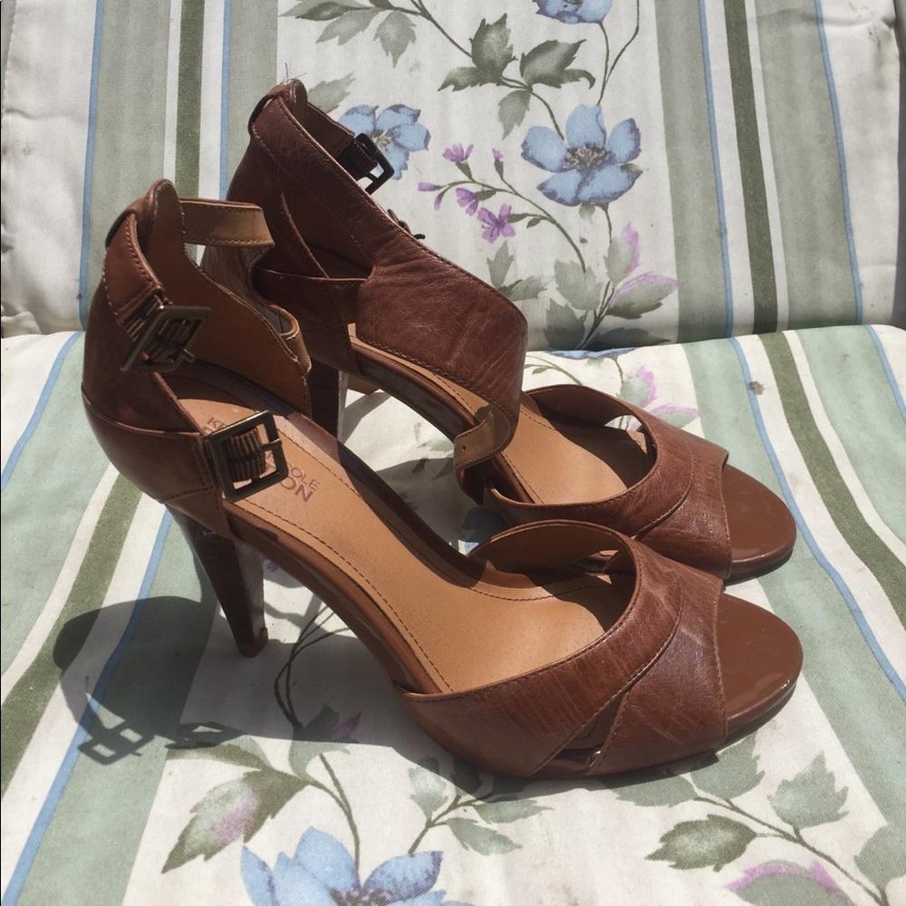 Kenneth Cole Brown Leather 3.5 inch heels!